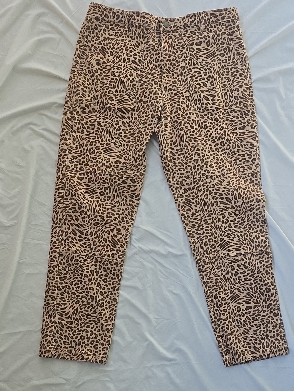 Mens Light Apricot/Beige Fashion Forward All Over Leopard Motif Jeans 98% Cotton